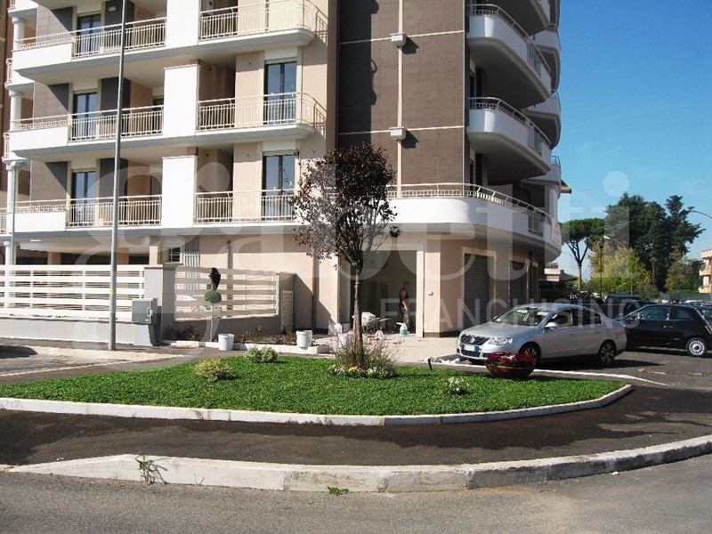 Bilocale in Vendita a Latina, 150'000€, 63 m², arredato