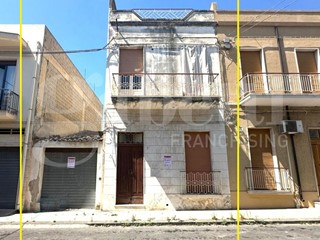 Casa Indipendente in Vendita a Avola, 85'000€, 216 m²