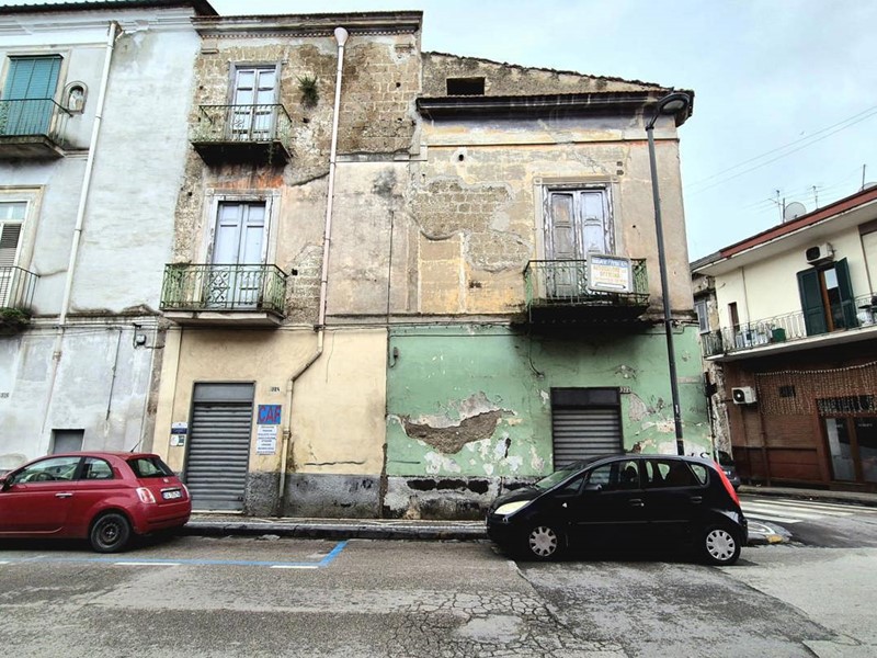 Casa Indipendente in Vendita a Caivano, 78'000€, 180 m²