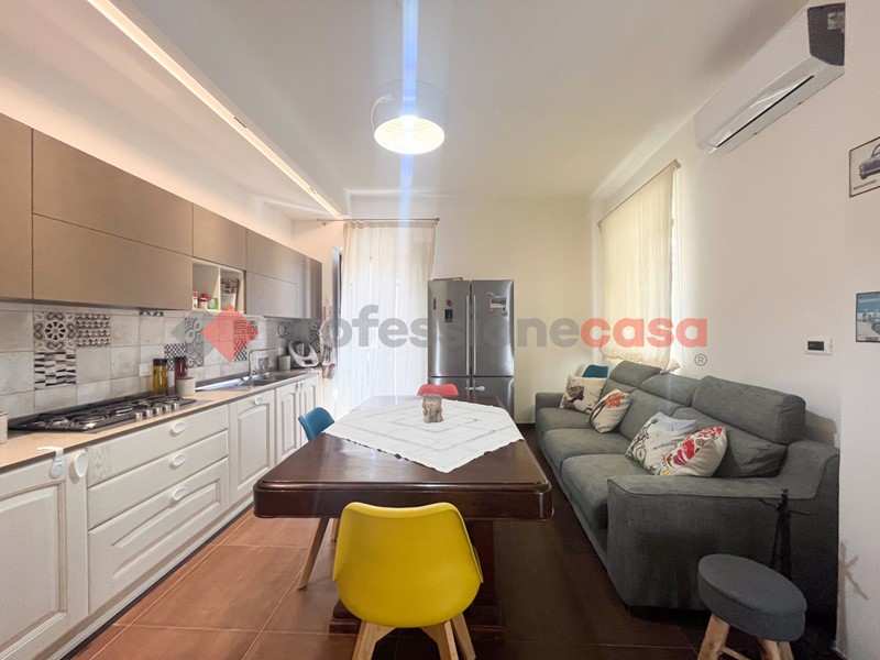 Casa Indipendente in Vendita a Novara di Sicilia, 110'000€, 160 m², arredato