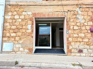 Immobile commerciale in Vendita a Iglesias, 110'000€, 108 m²