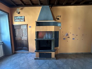 Appartamento in Vendita a Castel Sant'Elia, 110'000€, 100 m²