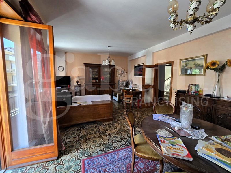 Appartamento in Vendita a Isernia, 135'000€, 140 m²