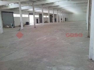 Negozio in Affitto a Sinalunga, 4'500€, 2400 m²