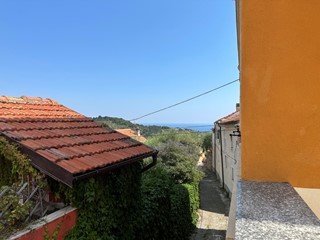 Quadrilocale in Vendita a Diano San Pietro, 150'000€, 95 m²