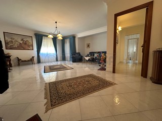 Appartamento in Vendita a Mazara del Vallo, 185'000€, 190 m², con Box