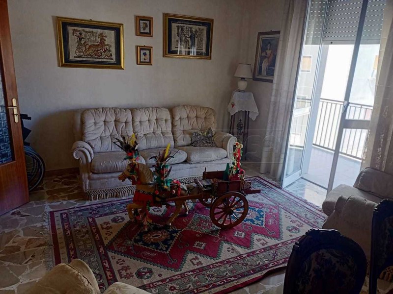 Appartamento in Vendita a Siracusa, 138'000&euro;, 145 m², con Box