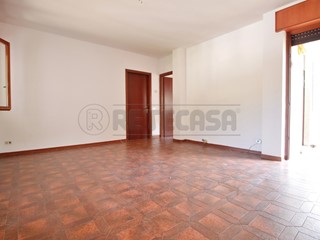 Appartamento in Vendita a Montebello Vicentino, 130'000€, 109 m², con Box