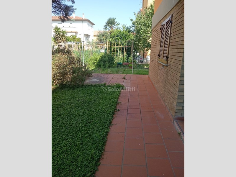 Bilocale in Affitto a Falconara Marittima, zona Castelferretti, 500€, 75 m²