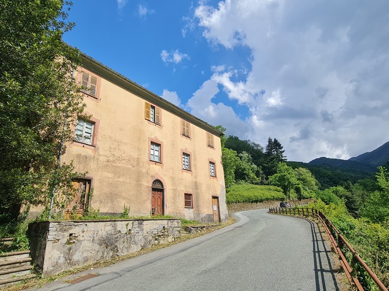 Casale in Vendita a Orero, zona Isolona, 569'000€, 2000 m², con Box