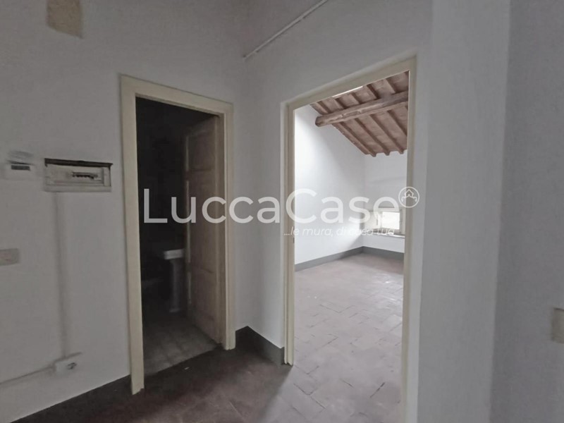 Ufficio in Vendita a Lucca, zona San Concordio Contrada, 120'000€, 48 m²