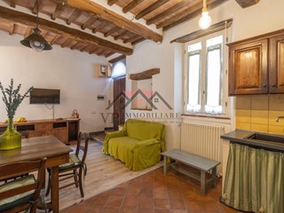 Bilocale in Vendita a Castelnuovo di Val di Cecina, 50'000€, 40 m², arredato