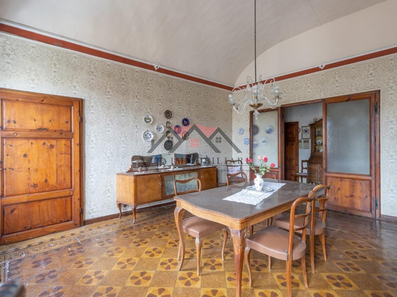 Casa Indipendente in Vendita a Pomarance, 205'000€, 790 m², arredato, con Box