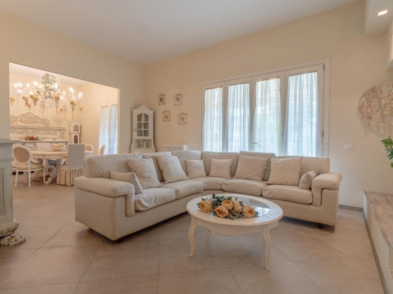 Casa Semi Indipendente in Vendita a Ponsacco, 649'000€, 354 m², arredato