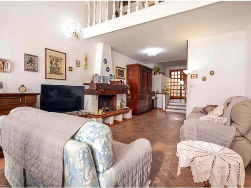 Villetta a schiera in Vendita a Calci, zona La Gabella, 380'000€, 250 m²