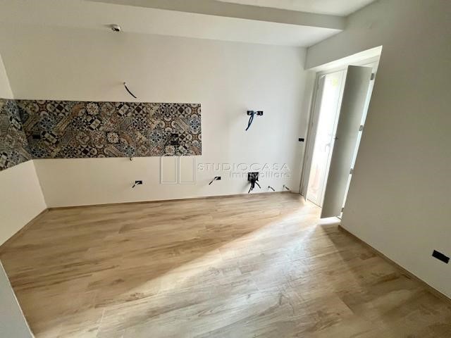 Casa Indipendente in Vendita a Calci, 270'000€, 170 m²