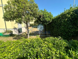 Bilocale in Vendita a Carrara, zona Marina di Carrara, 110'000€, 40 m², arredato