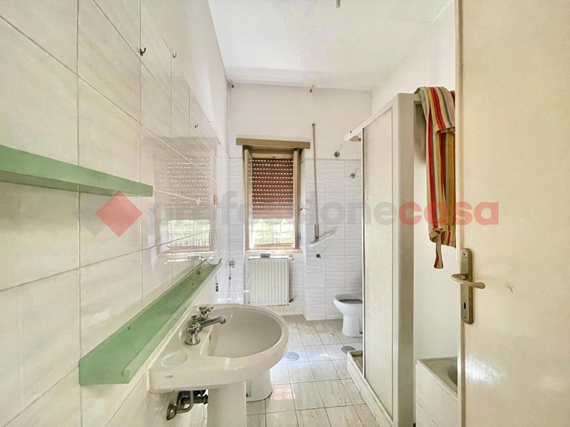 Trilocale in Vendita a Roma, 320'000&euro;, 90 m²