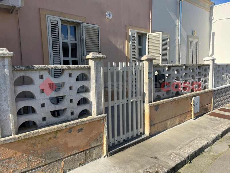 Casa Indipendente in Vendita a Uggiano la Chiesa, 90'000€, 150 m²