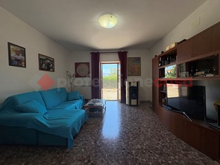 Villa bifamiliare in Vendita a Terracina, 195'000€, 125 m², arredato
