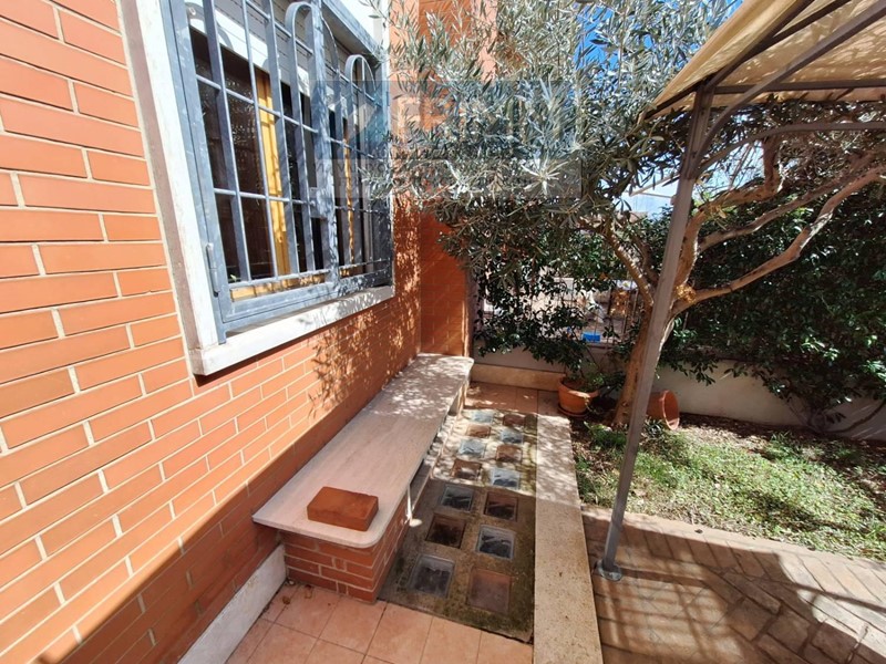 Villetta a schiera in Vendita a Roma, 299'000&euro;, 204 m²