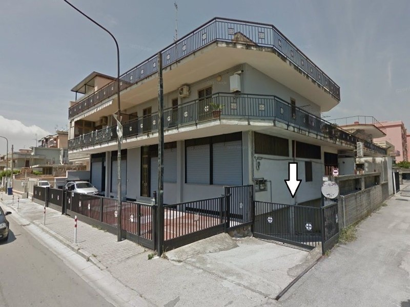 Capannone in Vendita a Pomigliano d'Arco, 320'000€, 980 m²