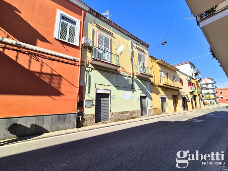 Negozio in Vendita a Pomigliano d'Arco, 100'000€, 70 m²