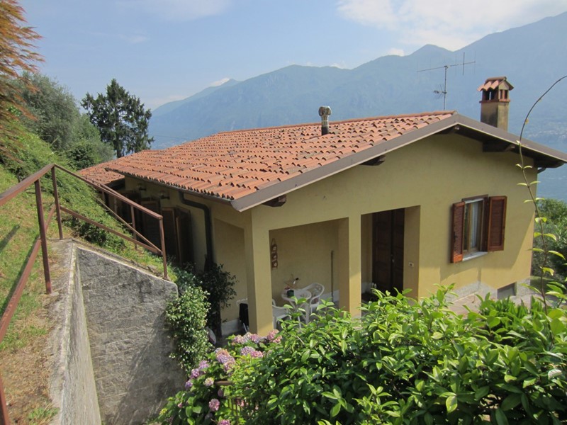 Villa in Vendita a Oliveto Lario, 500'000€, 180 m²