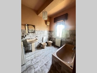 Casa Indipendente in Vendita a Pontelatone, 108'000€, 200 m²