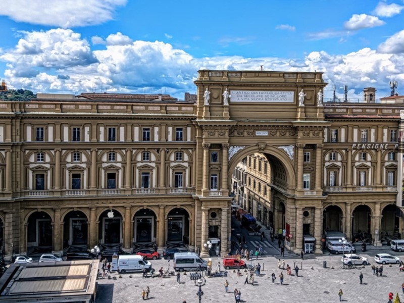 Attività commerciale in Vendita a Firenze, 460'000€, 30 m²