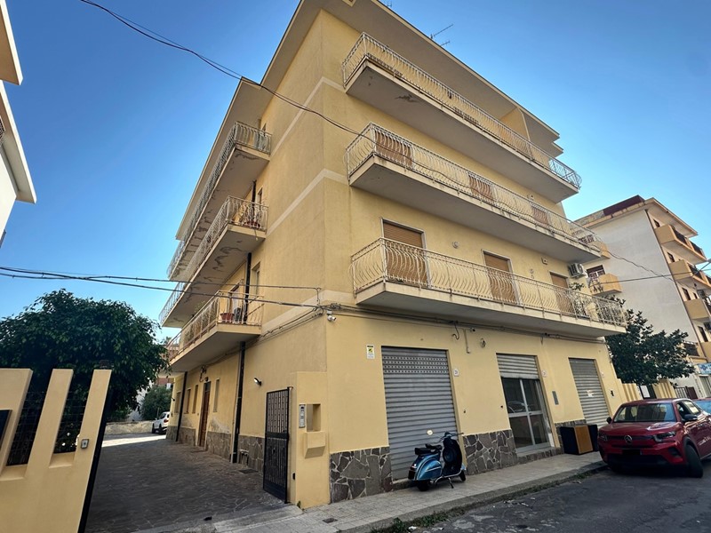 Negozio in Affitto a Barcellona Pozzo di Gotto, 400€, 40 m²