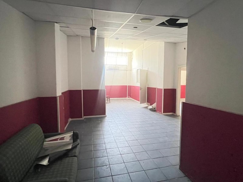 Immobile commerciale in Vendita a San Gregorio di Catania, 230'000€, 480 m²