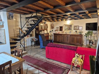 Casa Semi Indipendente in Vendita a Luni, 95'000€, 80 m²