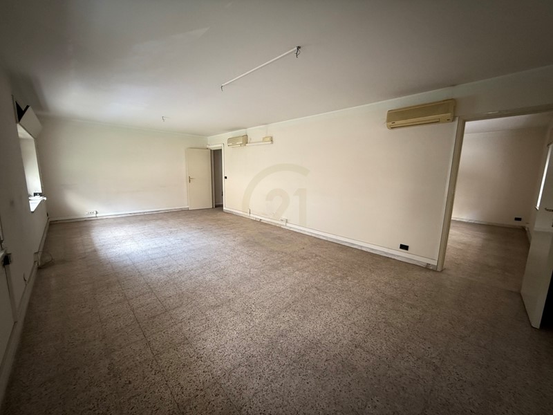 Ufficio in Affitto a Acireale, 700€, 110 m²