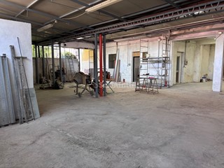Laboratorio in Affitto a Scandicci, 1'600&euro;, 240 m²