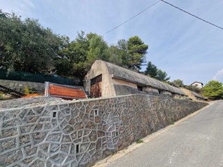 Capannone in Vendita a Camporosso, zona San Giacomo, 45'000€, 100 m²