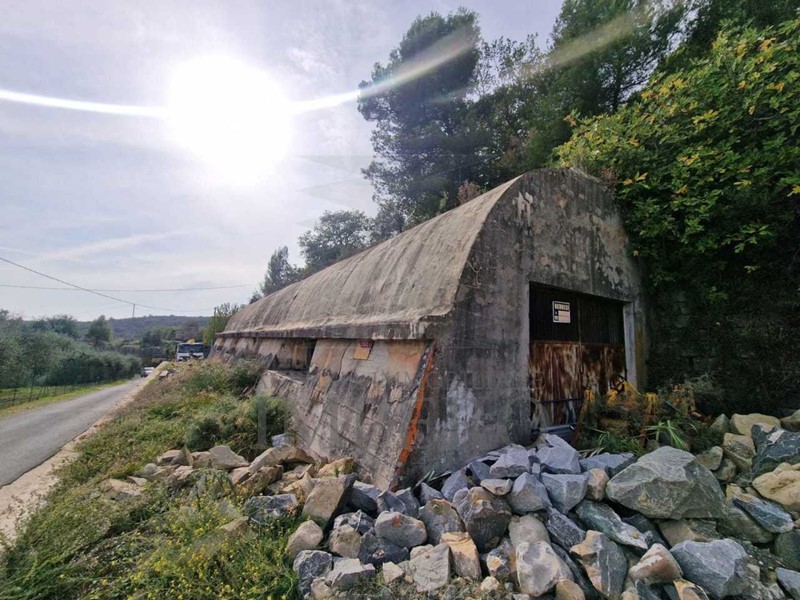 Magazzino in Vendita a Camporosso, zona San Giacomo, 75'000€, 140 m²