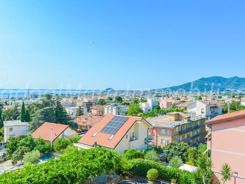 Appartamento in Vendita a Ceriale, 265'000€, 118 m²