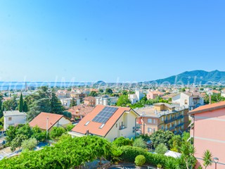 Appartamento in Vendita a Ceriale, 265'000€, 118 m²