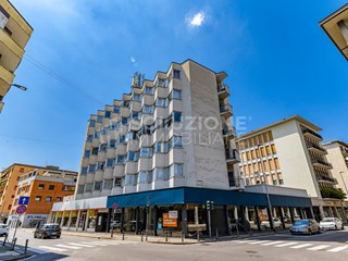 Immobile commerciale in Vendita a Bergamo, 1'650€, 3780 m²