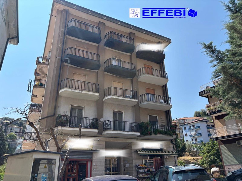 Appartamento in Vendita a Mendicino, 70'000€, 140 m²