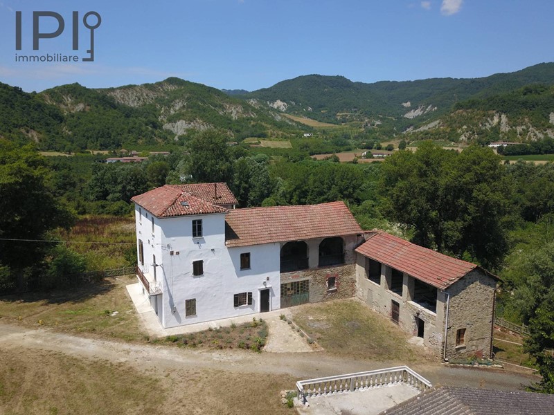 Rustico in Vendita a Spigno Monferrato, 210'000€, 650 m²