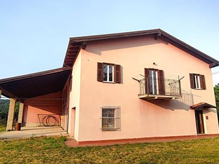 Rustico in Vendita a Merana, 198'000€, 400 m²
