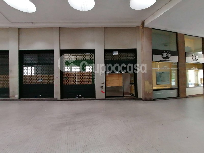 Immobile commerciale in Vendita a Magenta, 89'000€, 58 m²