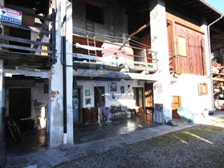 Bilocale in Vendita a Cittiglio, 51'750€, 114 m²