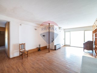 Attico in Vendita a Catania, 205'000&euro;, 130 m²