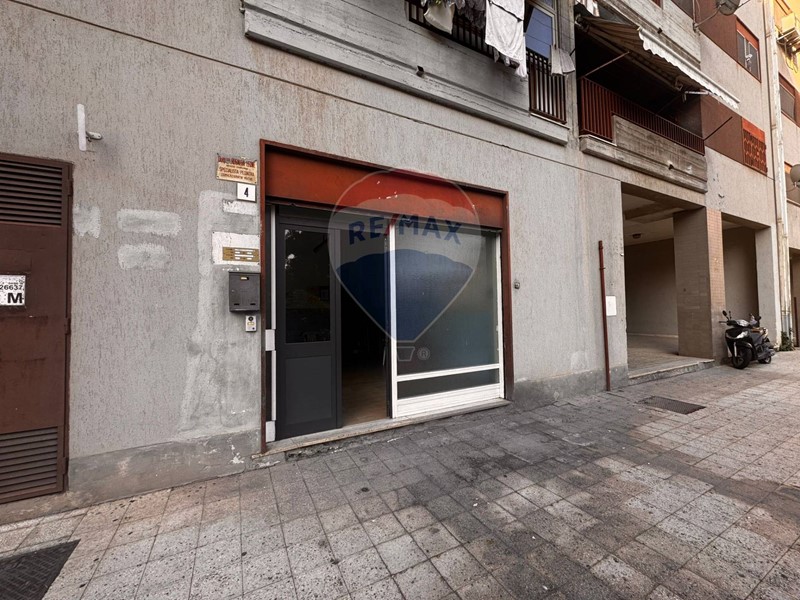 Negozio in Vendita a Catania, 35'000&euro;, 42 m²