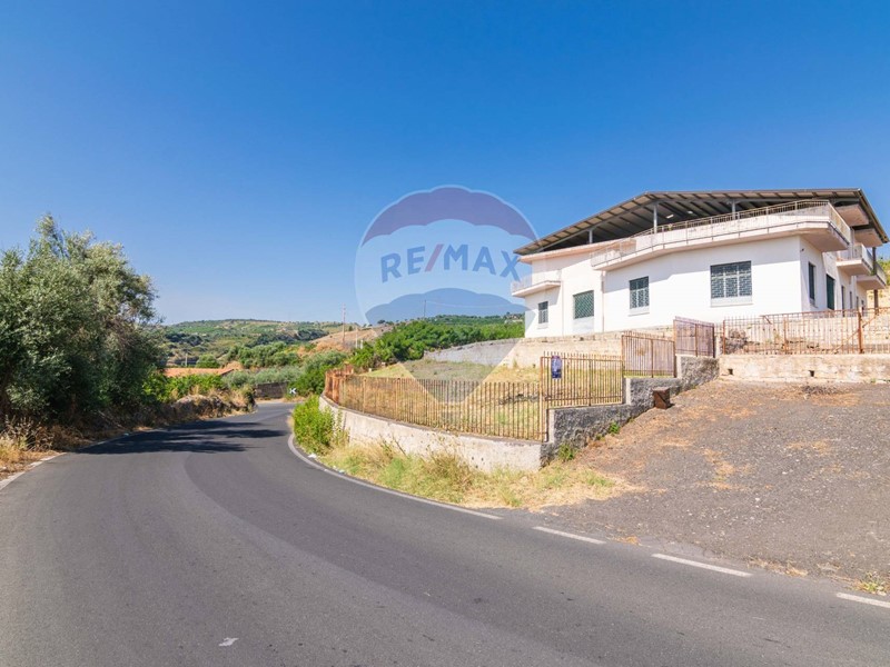 Villa in Vendita a Scordia, 190'000&euro;, 700 m²