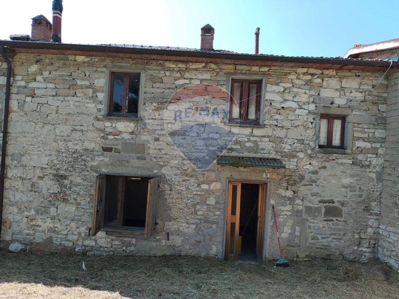 Casa Semi Indipendente in Vendita a Chiusi della Verna, 75'000€, 115 m²