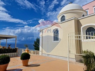Appartamento in Vendita a Vico Equense, 440'000€, 150 m²